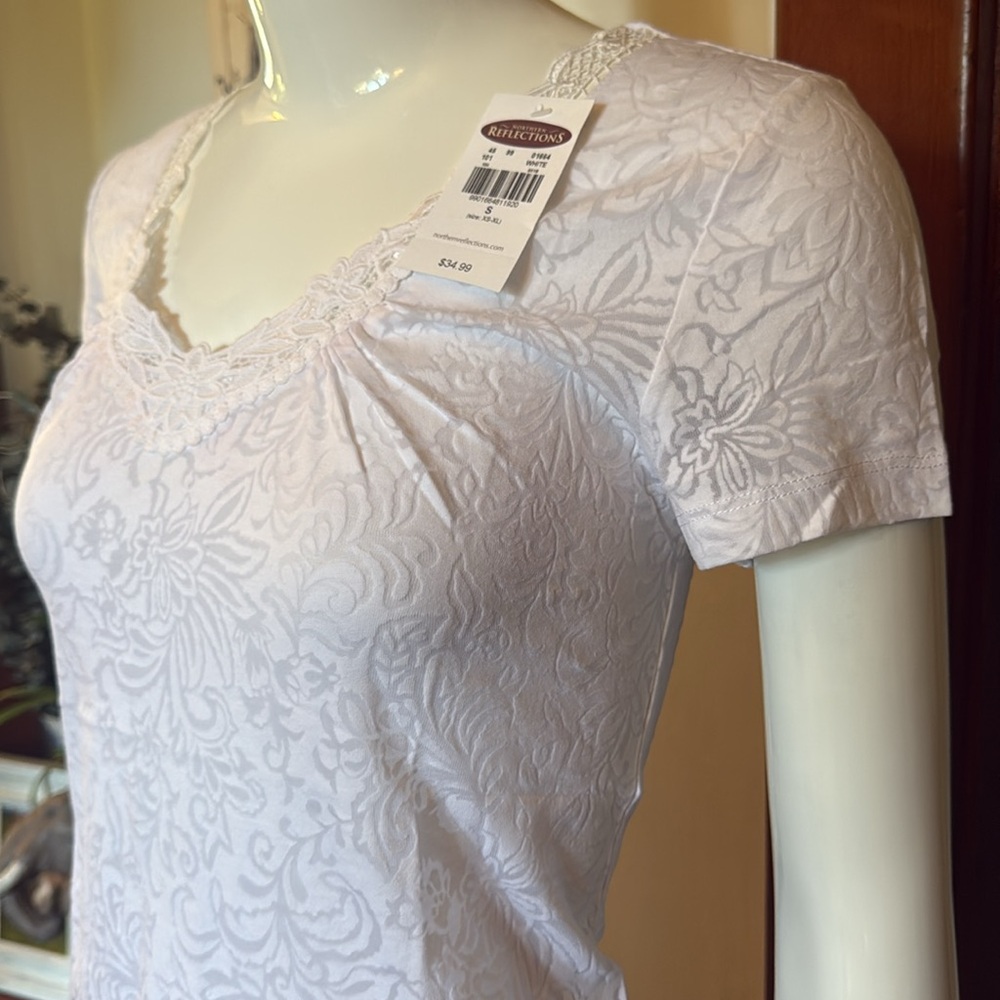 NWT northern reflections size small sheer Elegant White Lace Women’s Top